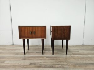 Comodini-Mid-Century-anni-60-Comodini-in-noce-Comodini-vintage-con-vetro-407208843920-4 Comodini-Mid-Century-anni-60-Comodini-in-noce-Comodini-vintage-con-vetro-407208843920-4