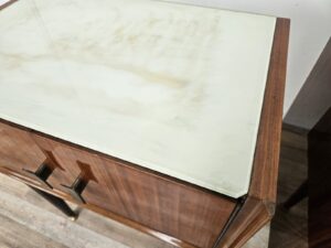 Comodini-Mid-Century-anni-60-Comodini-in-noce-Comodini-vintage-con-vetro-407208843920-8 Comodini-Mid-Century-anni-60-Comodini-in-noce-Comodini-vintage-con-vetro-407208843920-8