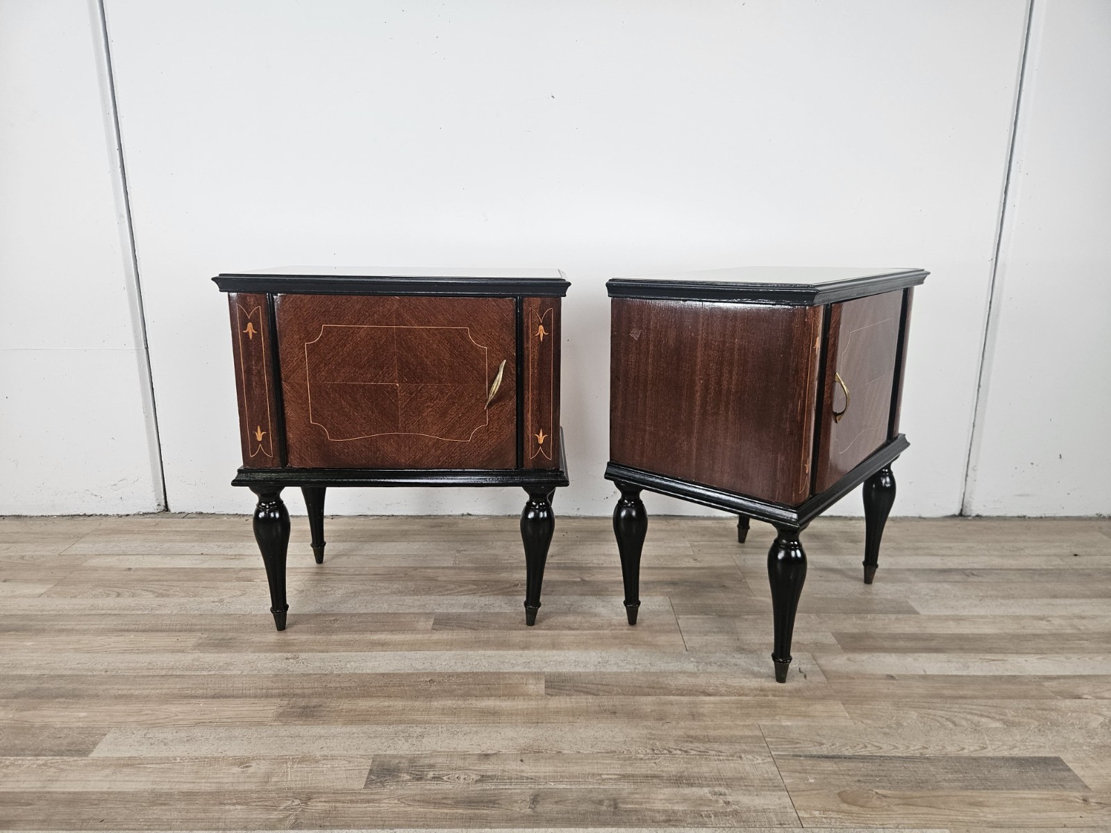 Comodini-anni-60-in-mogano-Comodini-vintage-Comodini-in-radica-1960-407224974400-2 Comodini-anni-60-in-mogano-Comodini-vintage-Comodini-in-radica-1960-407224974400-2