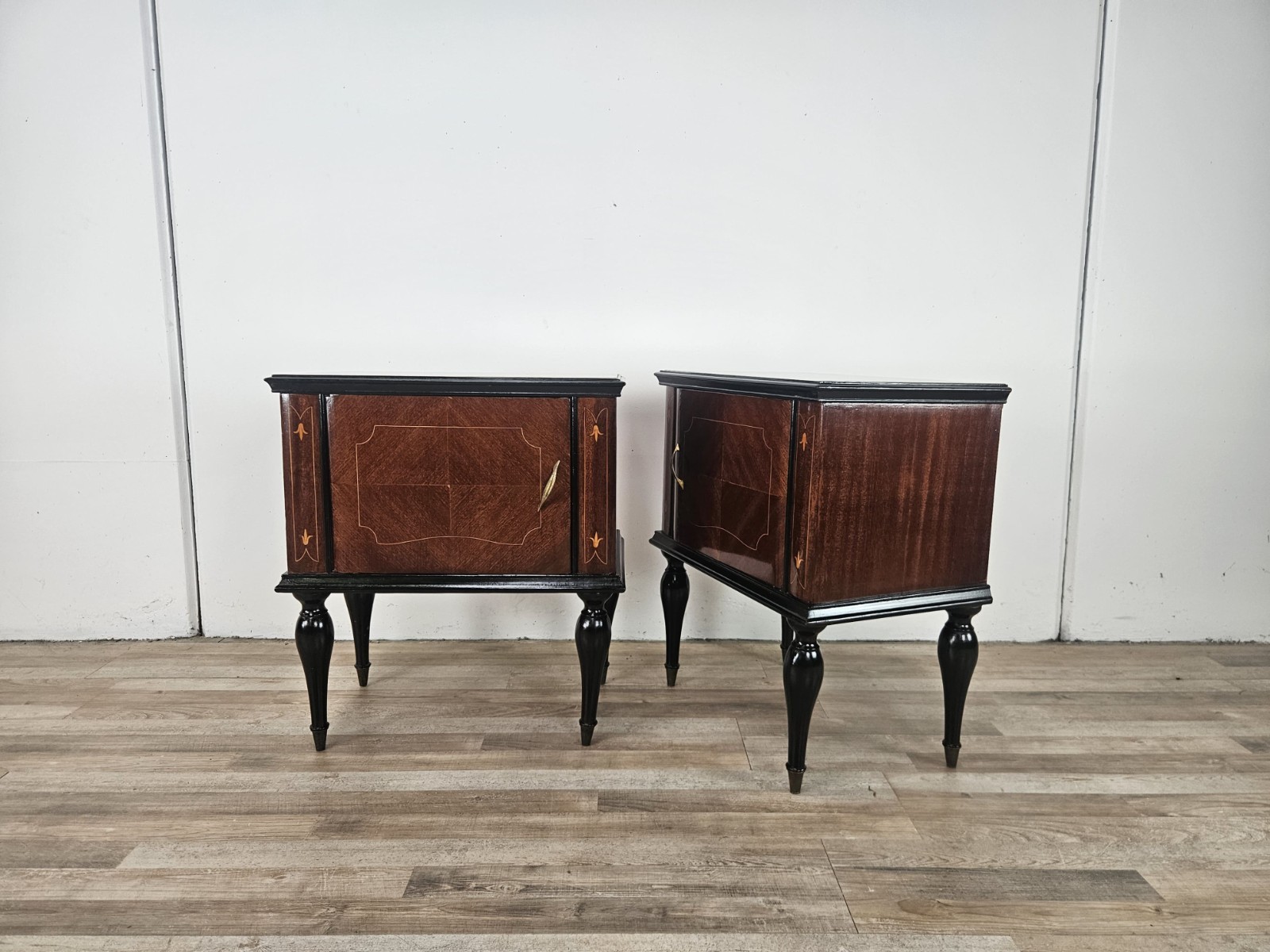 Comodini-anni-60-in-mogano-Comodini-vintage-Comodini-in-radica-1960-407224974400-4 Comodini-anni-60-in-mogano-Comodini-vintage-Comodini-in-radica-1960-407224974400-4