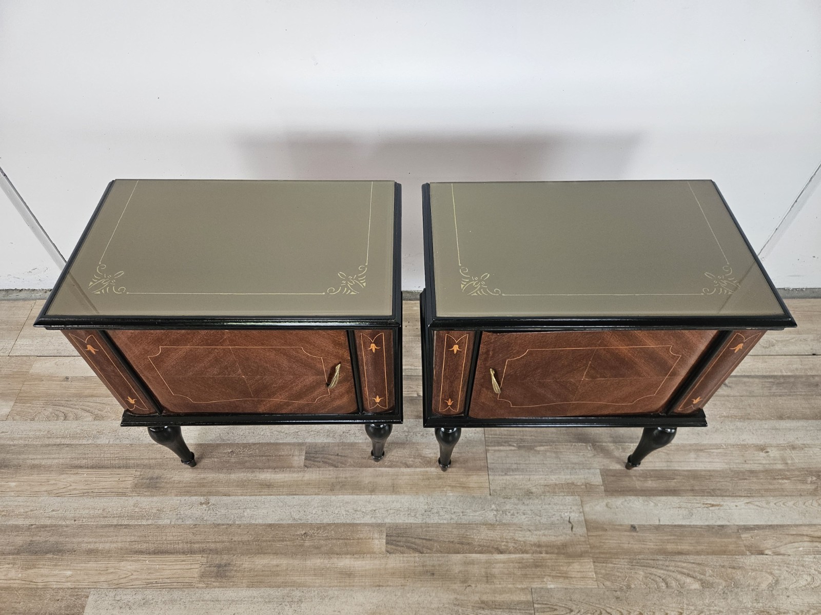 Comodini-anni-60-in-mogano-Comodini-vintage-Comodini-in-radica-1960-407224974400-5 Comodini-anni-60-in-mogano-Comodini-vintage-Comodini-in-radica-1960-407224974400-5