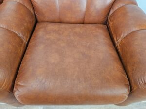 Poltrone-in-pelle-anni-70-Poltrone-vintage-Coppia-poltrone-modernariato-407202083010-12 Poltrone-in-pelle-anni-70-Poltrone-vintage-Coppia-poltrone-modernariato-407202083010-12