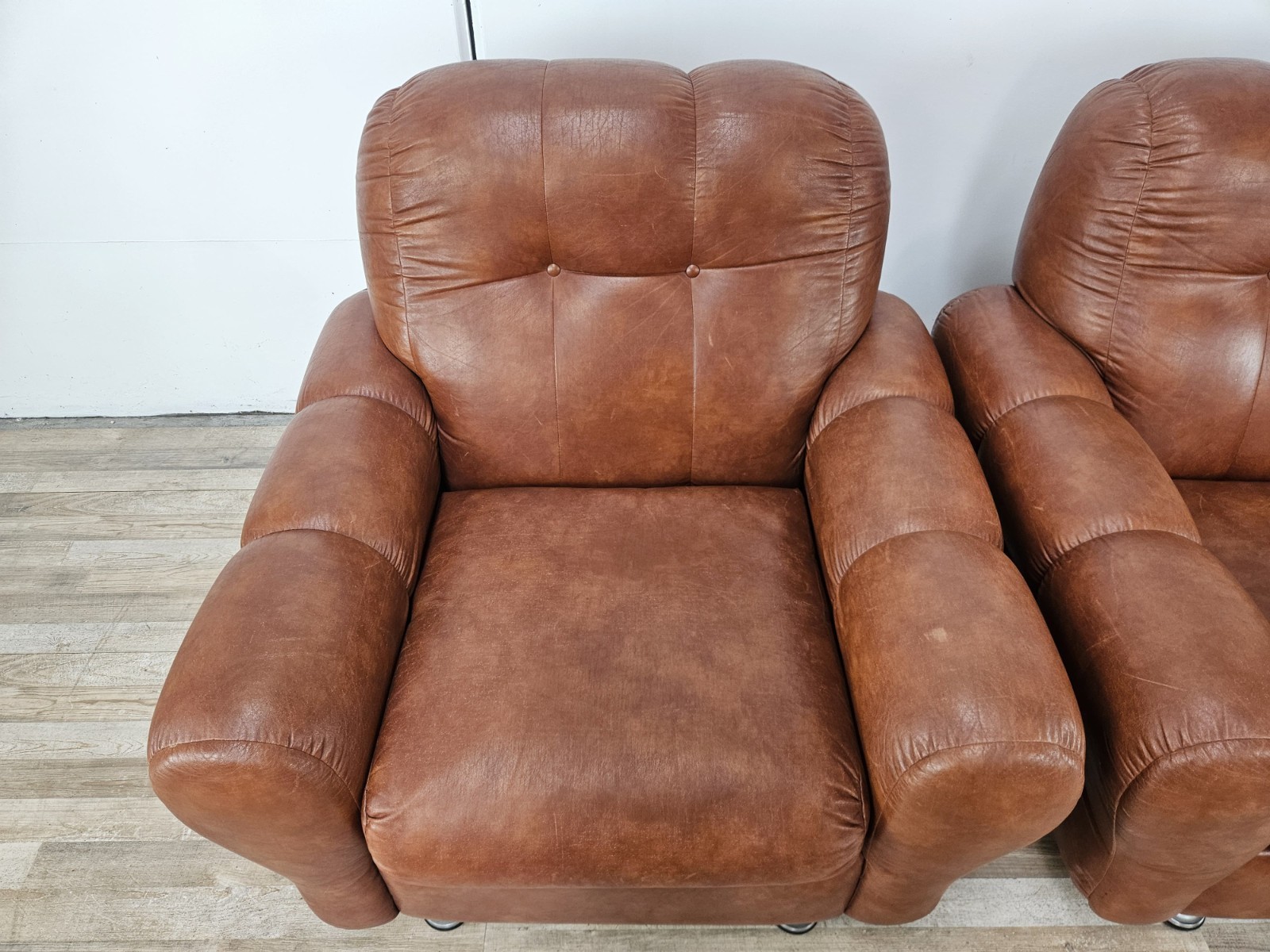Poltrone-in-pelle-anni-70-Poltrone-vintage-Coppia-poltrone-modernariato-407202083010-6 Poltrone-in-pelle-anni-70-Poltrone-vintage-Coppia-poltrone-modernariato-407202083010-6