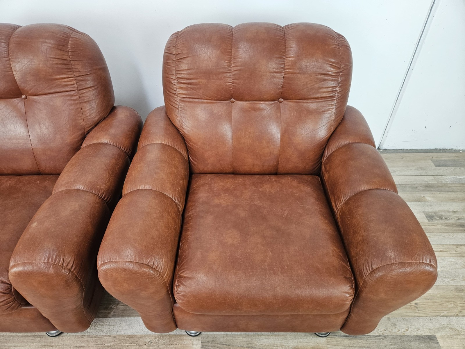 Poltrone-in-pelle-anni-70-Poltrone-vintage-Coppia-poltrone-modernariato-407202083010-7 Poltrone-in-pelle-anni-70-Poltrone-vintage-Coppia-poltrone-modernariato-407202083010-7