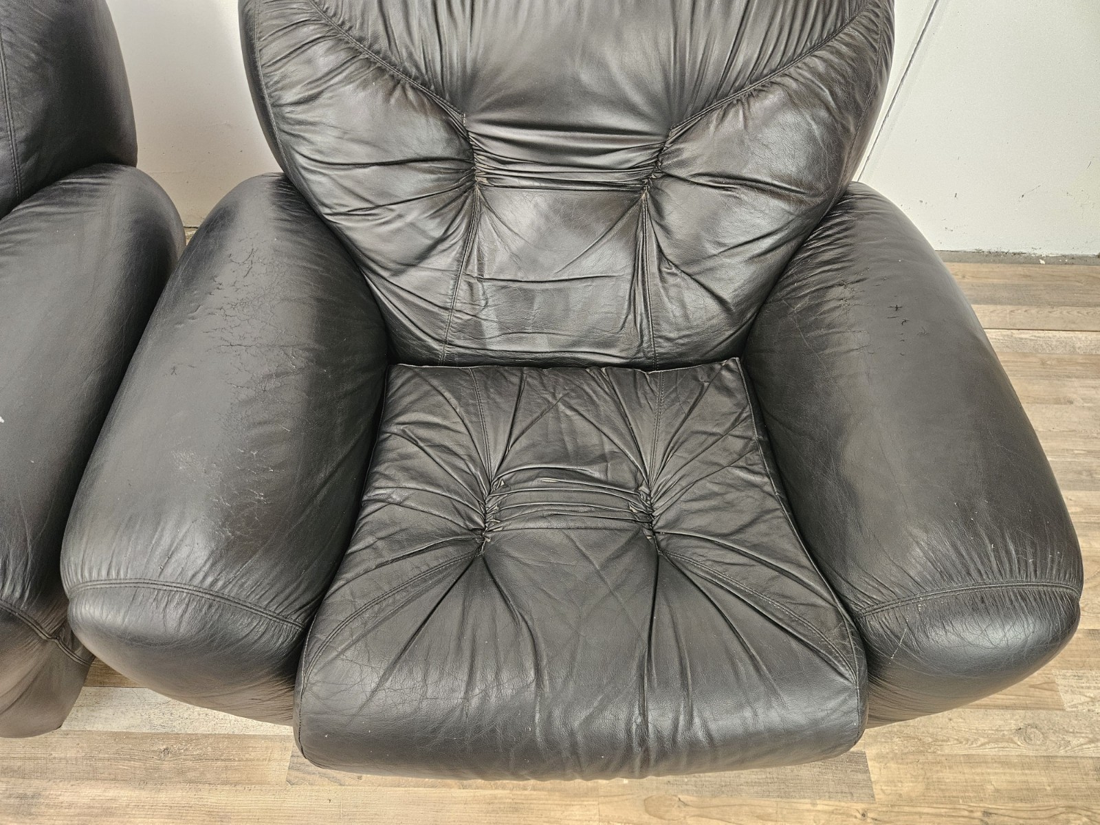 Poltrone-in-pelle-anni-70-Poltrone-vintage-Poltrone-in-pelle-nera-407202127080-8 Poltrone-in-pelle-anni-70-Poltrone-vintage-Poltrone-in-pelle-nera-407202127080-8