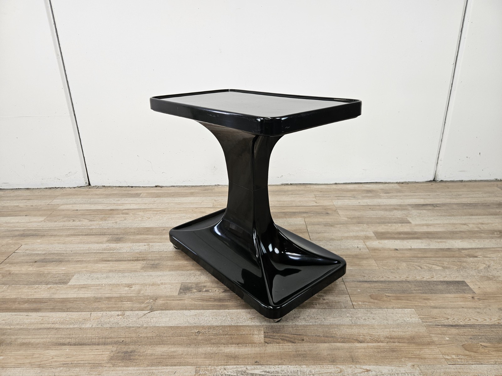Tavolino-Space-Age-in-plastica-Tavolino-vintage-con-ruote-Tavolino-anni-70-407328685750-2 Tavolino-Space-Age-in-plastica-Tavolino-vintage-con-ruote-Tavolino-anni-70-407328685750-2