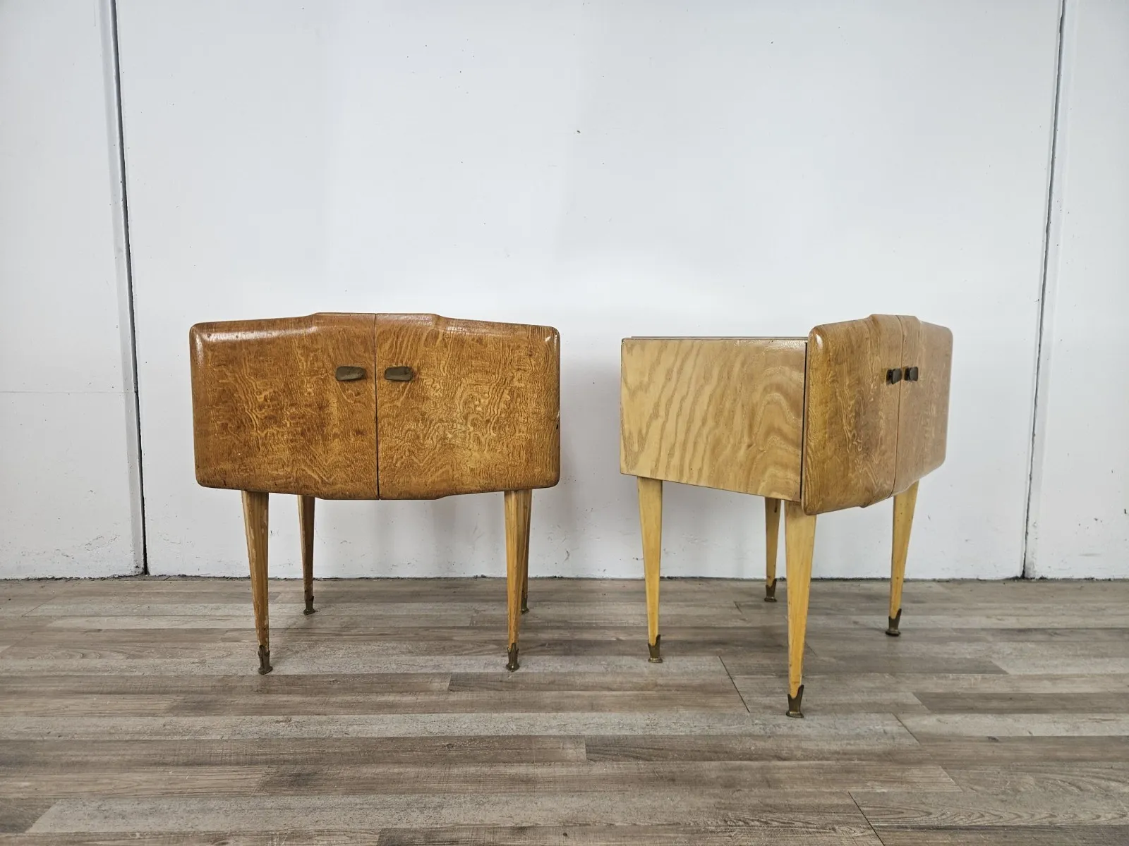 Comodini-in-acero-anni-50-Comodini-con-piano-a-specchio-Comodini-vintage-407278186453-2