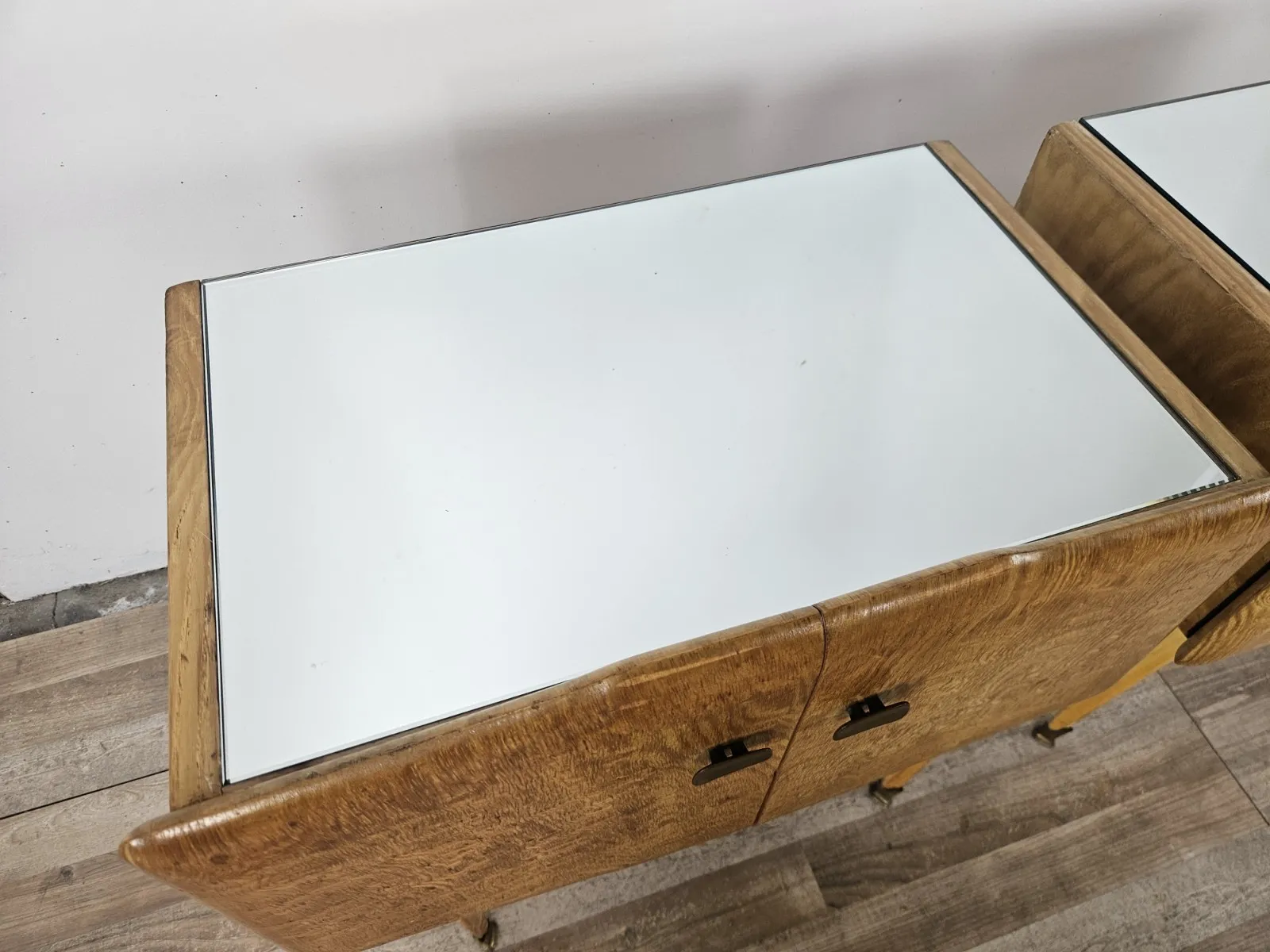 Comodini-in-acero-anni-50-Comodini-con-piano-a-specchio-Comodini-vintage-407278186453-6