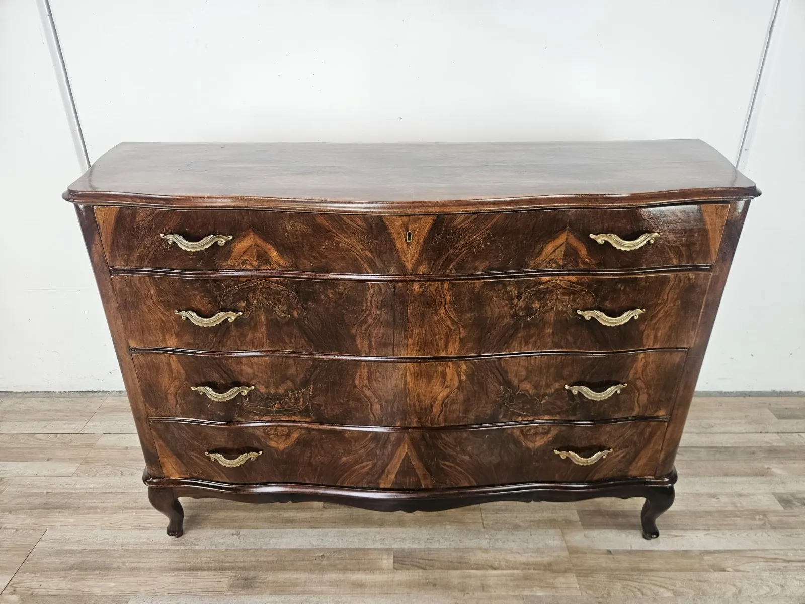 Como-Chippendale-anni-40-Como-in-radica-di-noce-Cassettone-vintage-1940-407134473174-2 Como-Chippendale-anni-40-Como-in-radica-di-noce-Cassettone-vintage-1940-407134473174-2