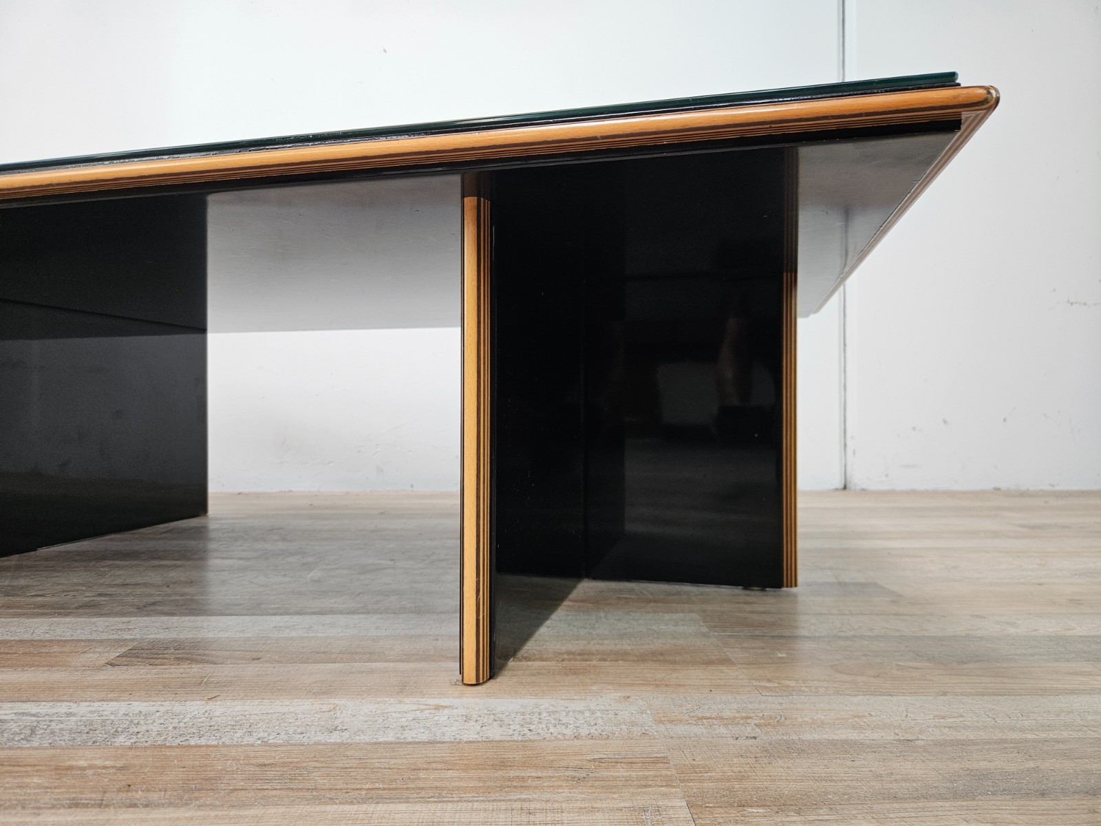Tavolino-anni-70-di-Pierre-Cardin-con-specchio-Tavolino-in-legno-laccato-1970-407281190626-11