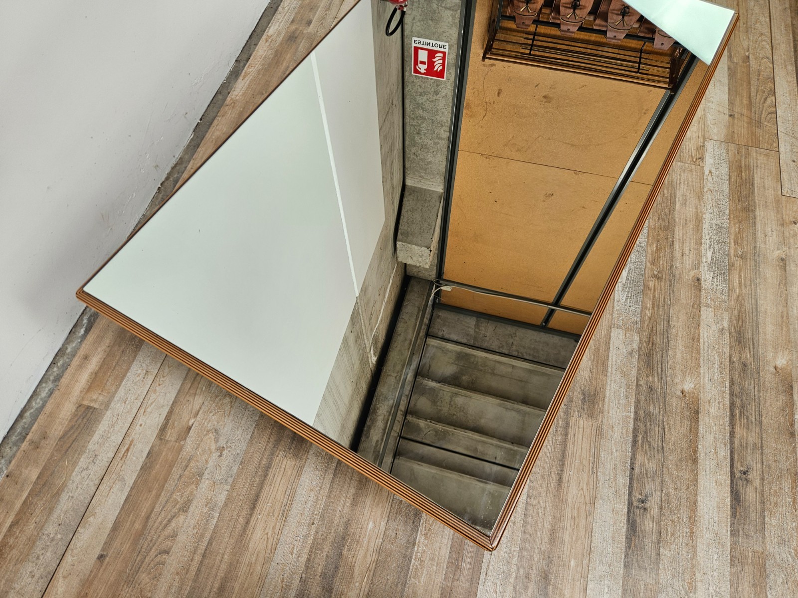 Tavolino-anni-70-di-Pierre-Cardin-con-specchio-Tavolino-in-legno-laccato-1970-407281190626-4