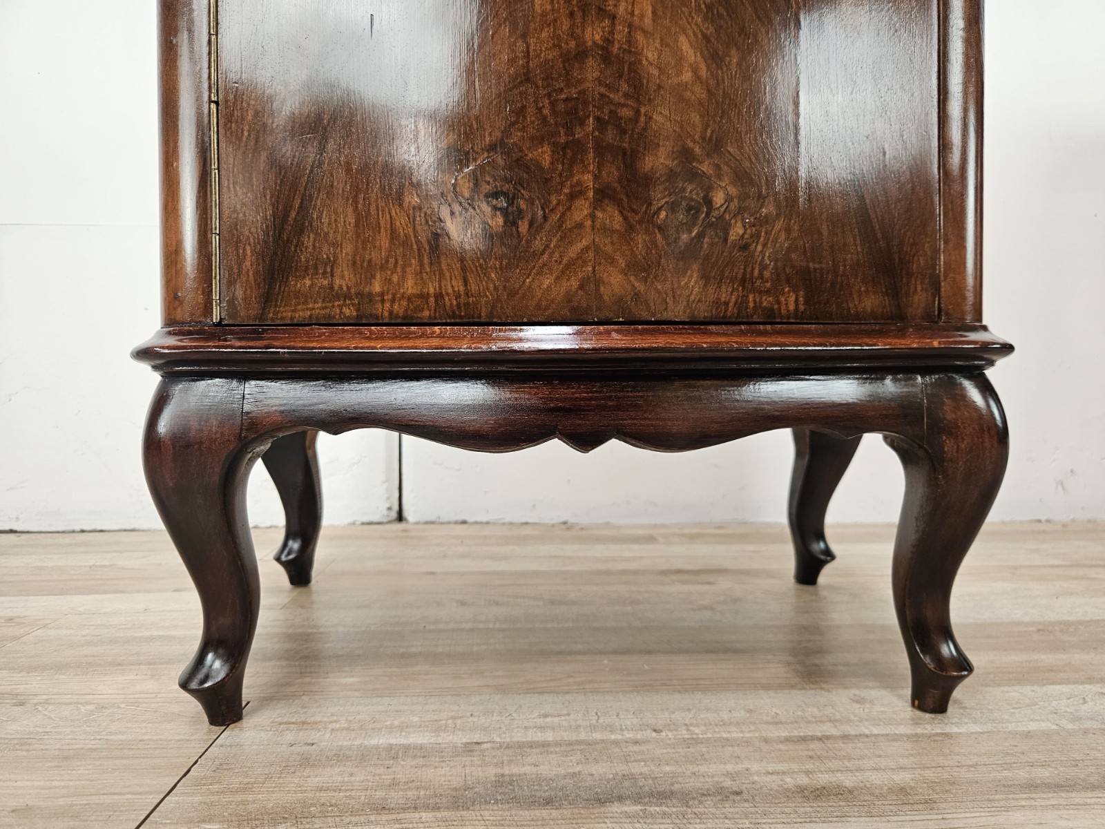 Comodini-anni-40-in-noce-Comodini-Chippendale-Comodini-antichi-1940-407134476297-14 Comodini-anni-40-in-noce-Comodini-Chippendale-Comodini-antichi-1940-407134476297-14