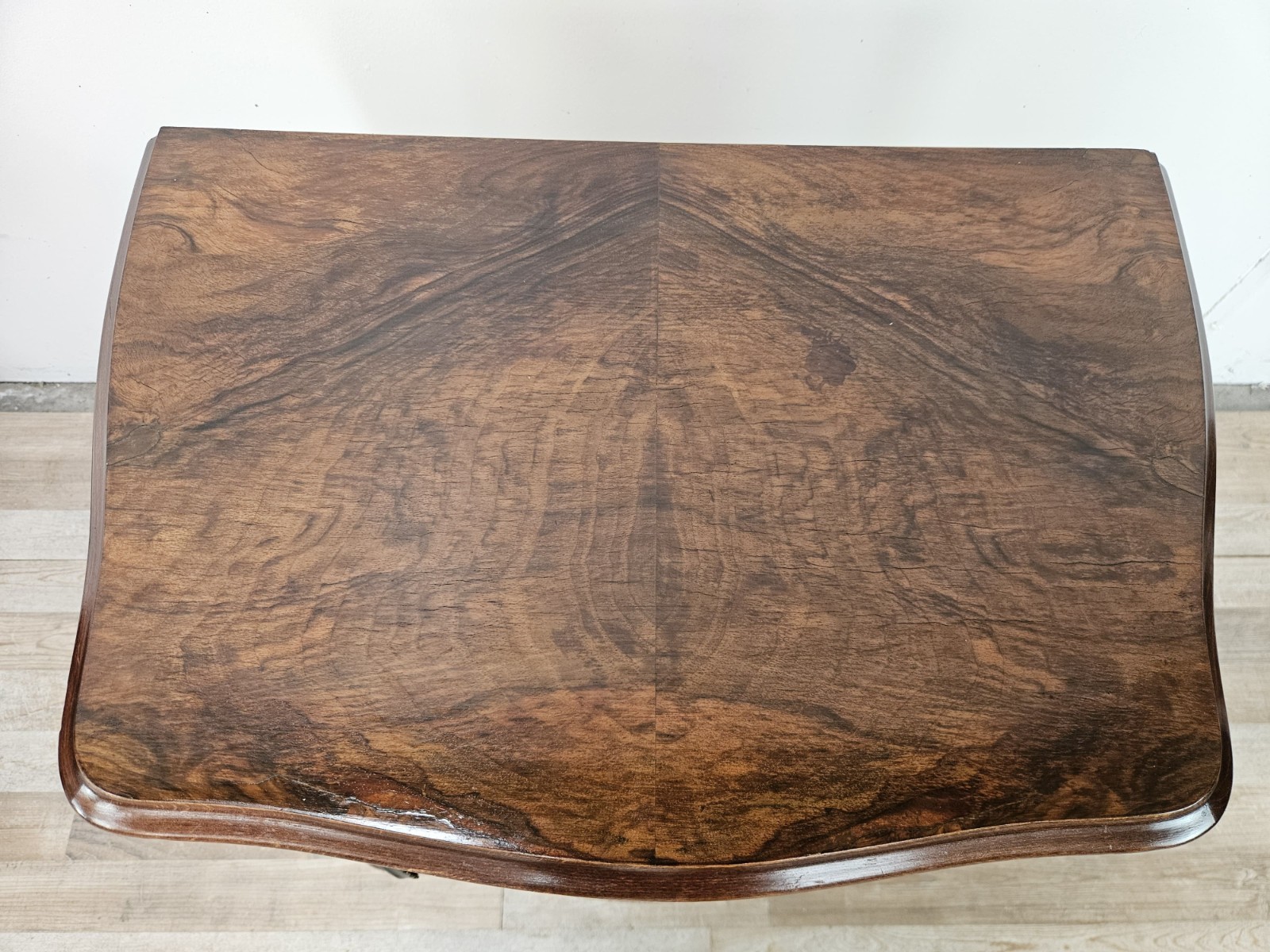 Comodini-anni-40-in-noce-Comodini-Chippendale-Comodini-antichi-1940-407134476297-6 Comodini-anni-40-in-noce-Comodini-Chippendale-Comodini-antichi-1940-407134476297-6