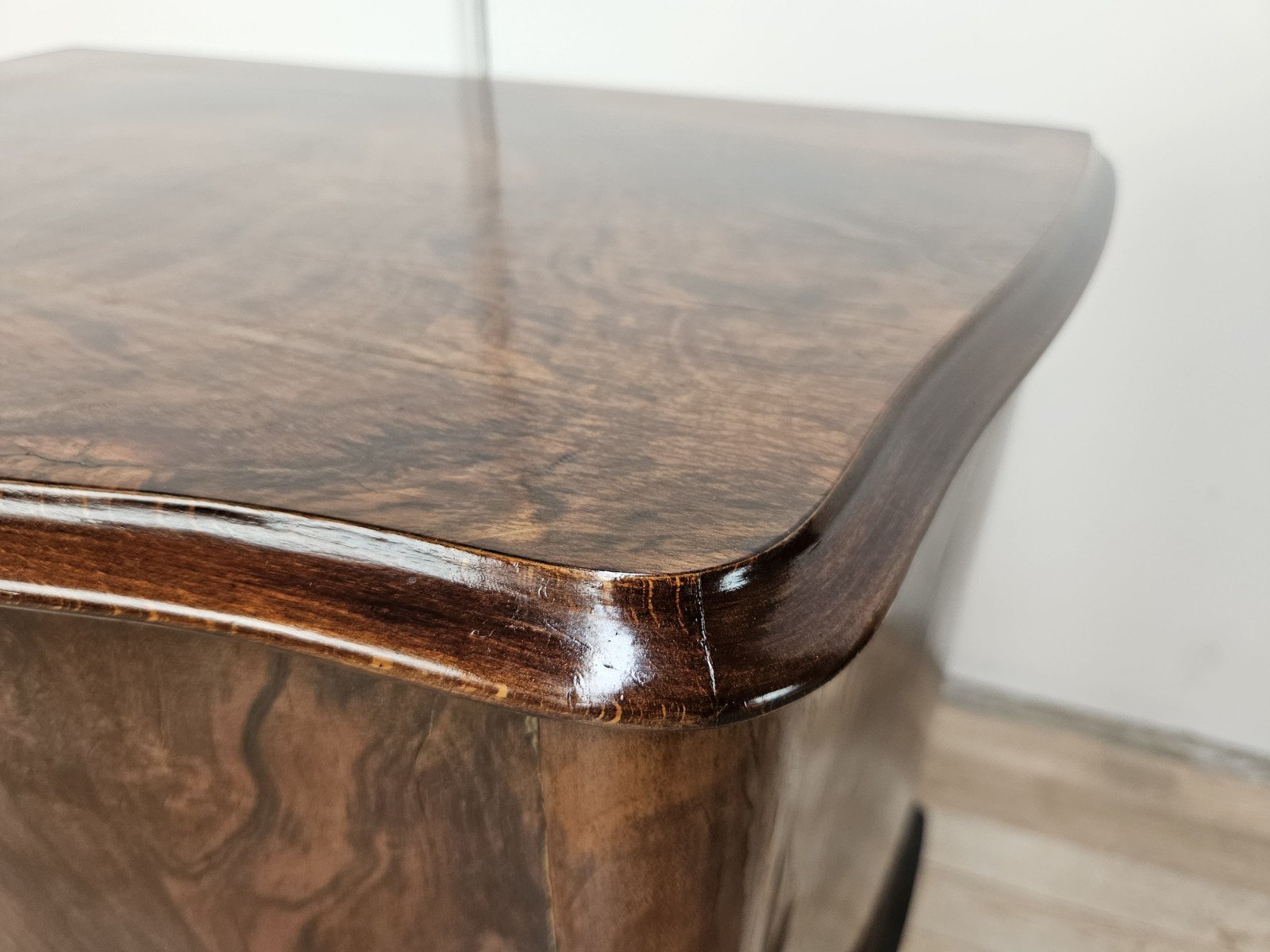 Comodini-anni-40-in-noce-Comodini-Chippendale-Comodini-antichi-1940-407134476297-7 Comodini-anni-40-in-noce-Comodini-Chippendale-Comodini-antichi-1940-407134476297-7
