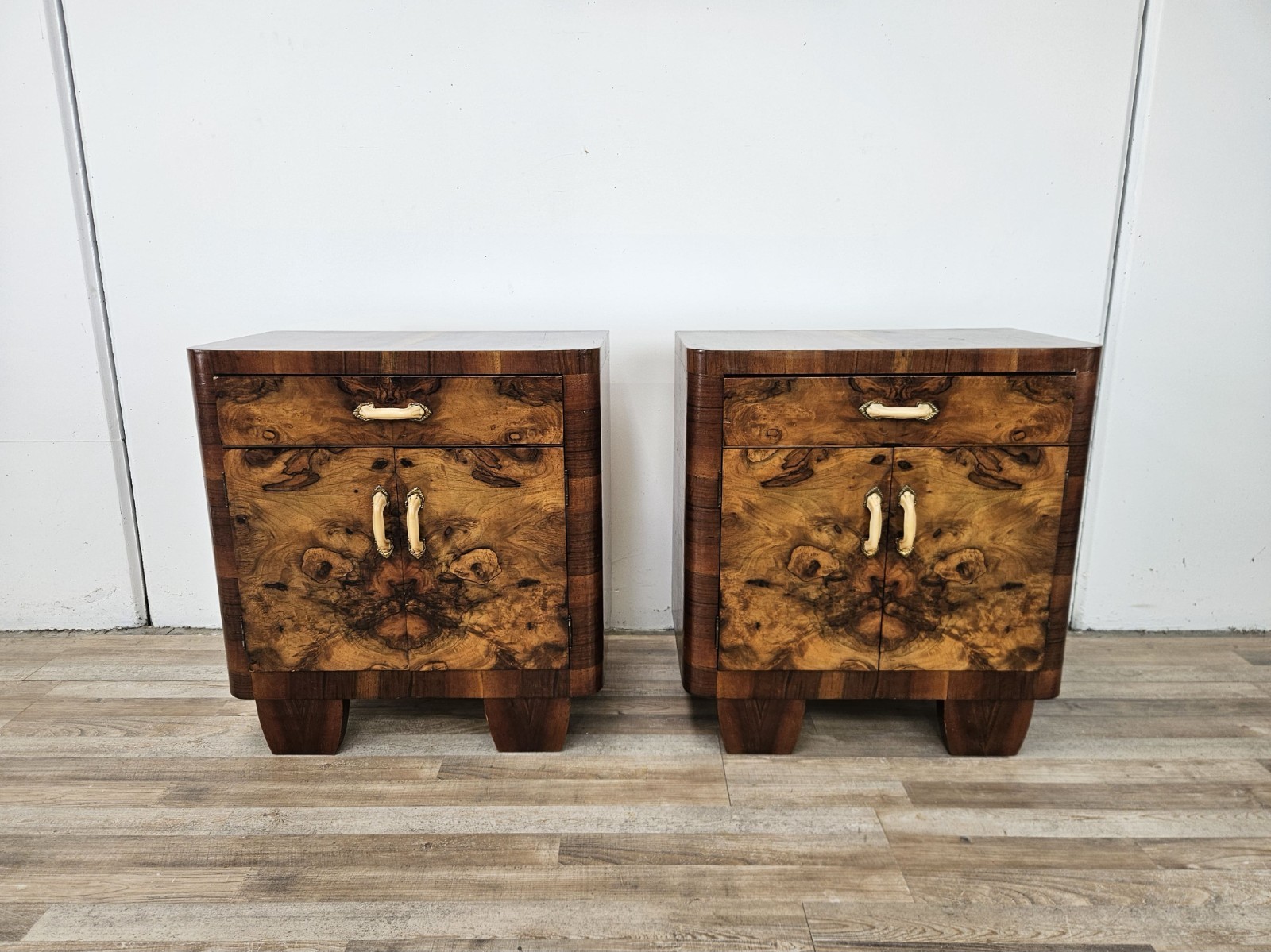 Comodini-in-radica-Art-Deco-Comodini-anni-40-Comodini-in-noce-e-bachelite-407327146587-2 Comodini-in-radica-Art-Deco-Comodini-anni-40-Comodini-in-noce-e-bachelite-407327146587-2