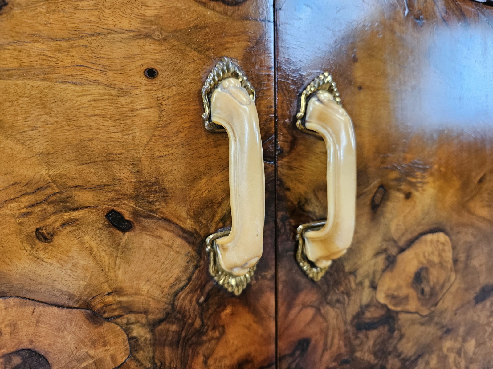 Comodini-in-radica-Art-Deco-Comodini-anni-40-Comodini-in-noce-e-bachelite-407327146587-9 Comodini-in-radica-Art-Deco-Comodini-anni-40-Comodini-in-noce-e-bachelite-407327146587-9