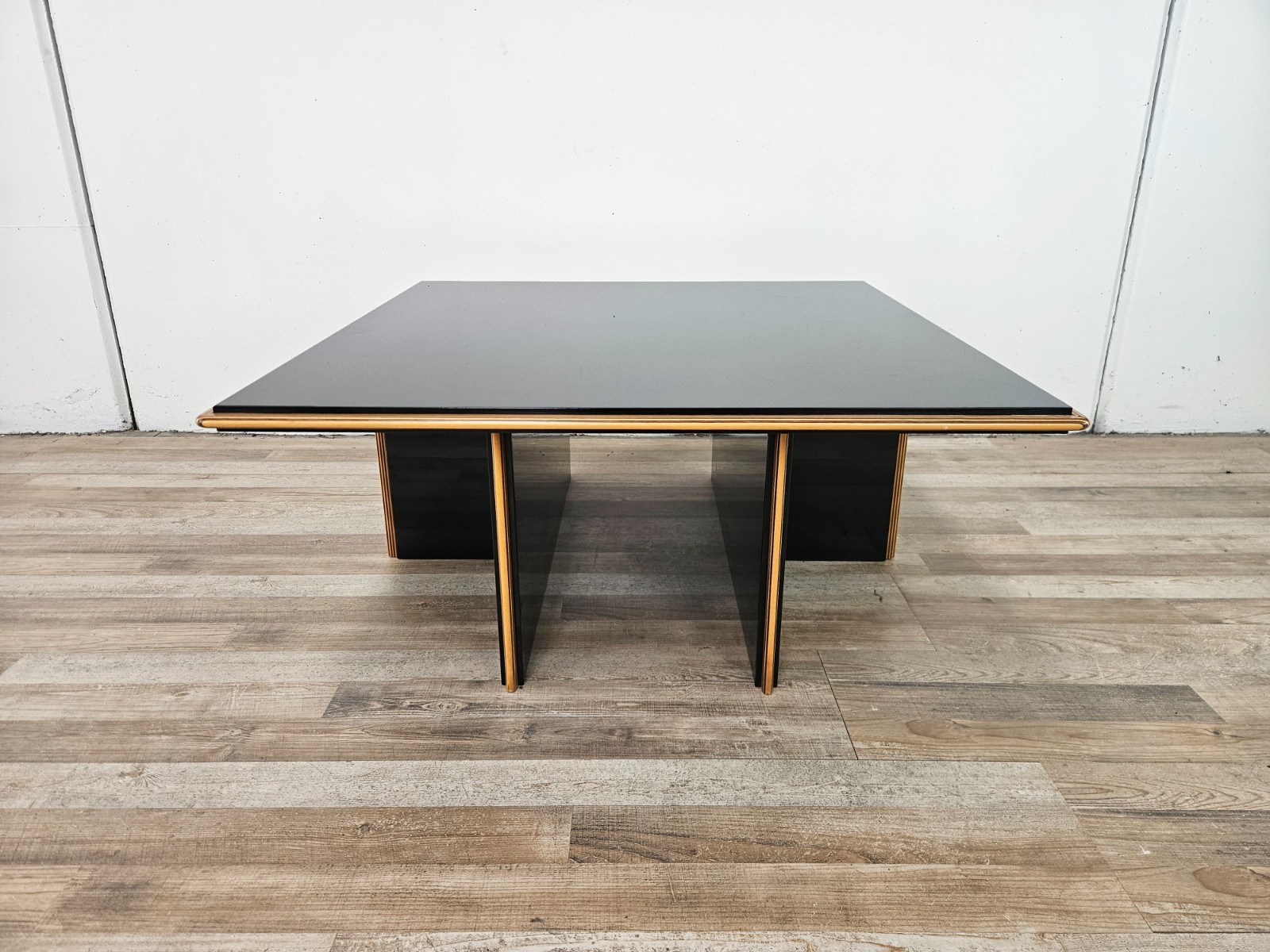 Tavolino-anni-70-di-Pierre-Cardin-Tavolino-in-legno-laccato-Coffee-Table-407281193707-2 Tavolino-anni-70-di-Pierre-Cardin-Tavolino-in-legno-laccato-Coffee-Table-407281193707-2