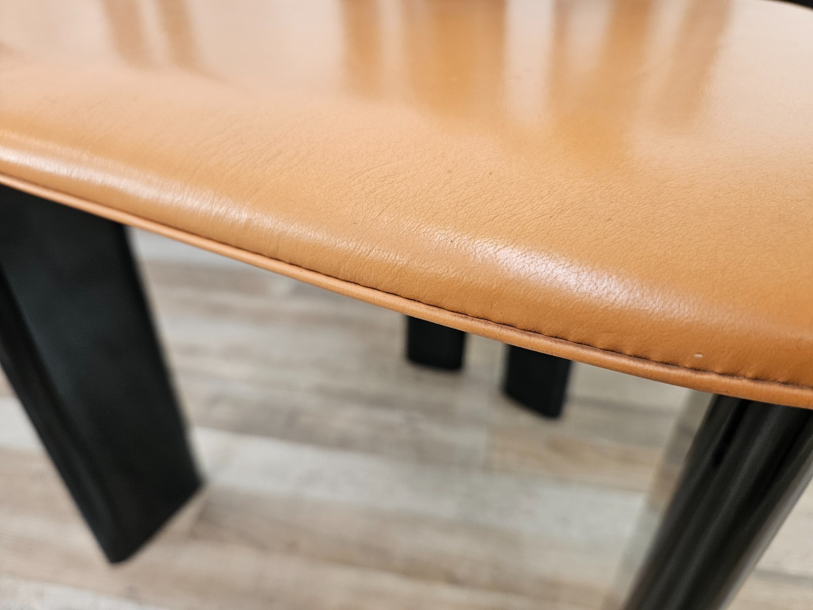 Sedie-anni-70-di-Pierre-Cardin-Sedie-in-legno-laccato-Sedie-modernariato-407281186769-15 Sedie-anni-70-di-Pierre-Cardin-Sedie-in-legno-laccato-Sedie-modernariato-407281186769-15