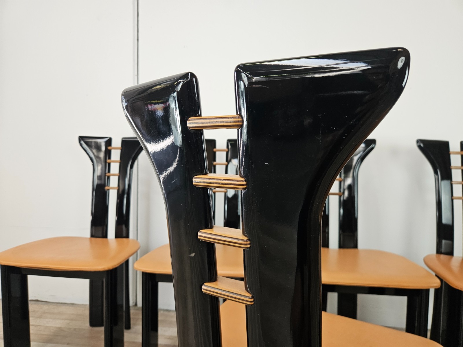 Sedie-anni-70-di-Pierre-Cardin-Sedie-in-legno-laccato-Sedie-modernariato-407281186769-18 Sedie-anni-70-di-Pierre-Cardin-Sedie-in-legno-laccato-Sedie-modernariato-407281186769-18