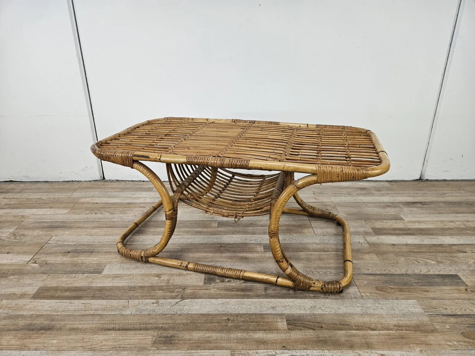 Tavolino-in-vimini-anni-70-Tavolino-da-esterno-vintage-Tavolino-in-bambu-407311096349-2 Tavolino-in-vimini-anni-70-Tavolino-da-esterno-vintage-Tavolino-in-bambu-407311096349-2